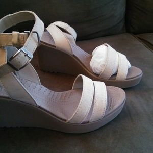 Women wedge heels